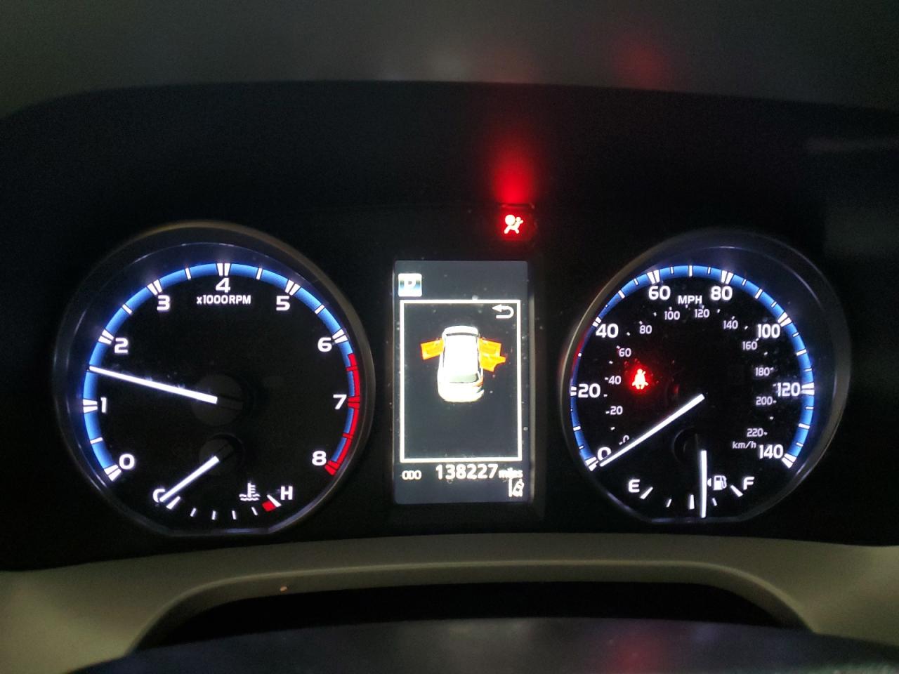 2018 Toyota RAV 4 - Image 9