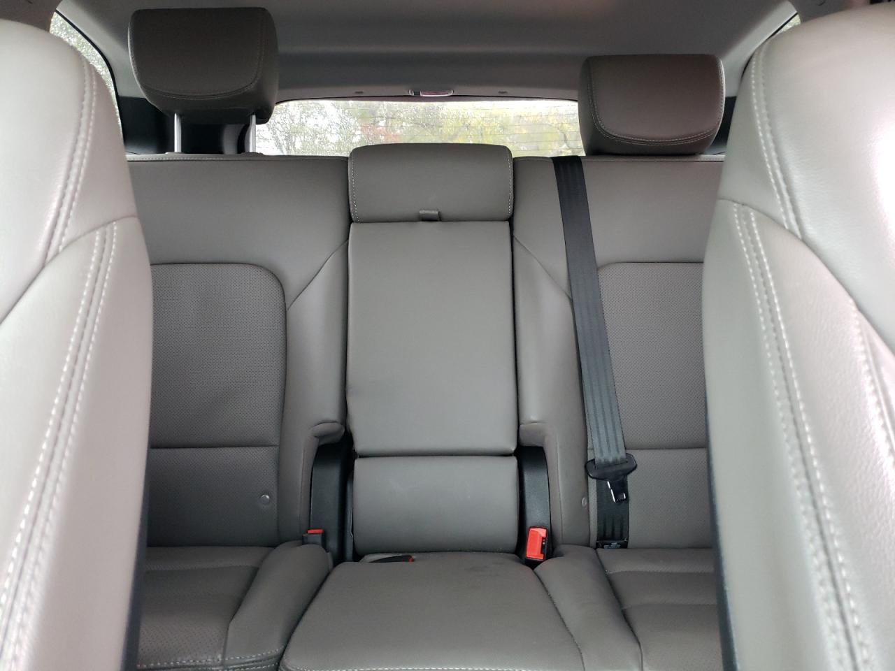 2017 Hyundai Santa Fe - Image 10
