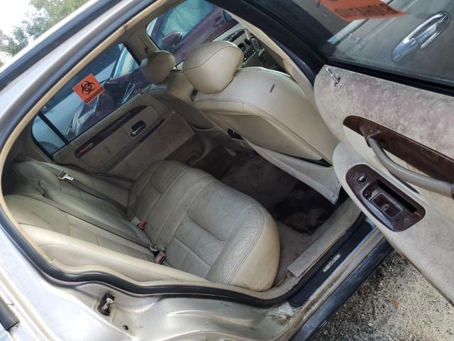 2002 LINCOLN TOWN CAR EXECUTIVE