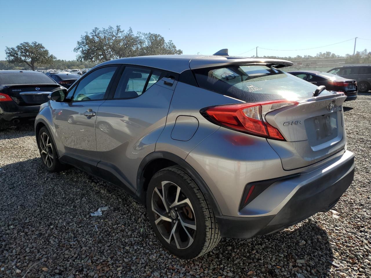 VIN NMTKHMBX5JR001466 2018 TOYOTA C-HR no.2