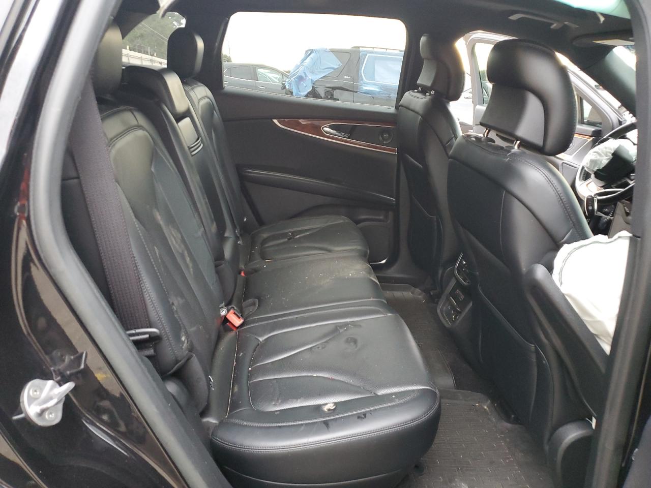 2019 Lincoln Nautilus - Image 12