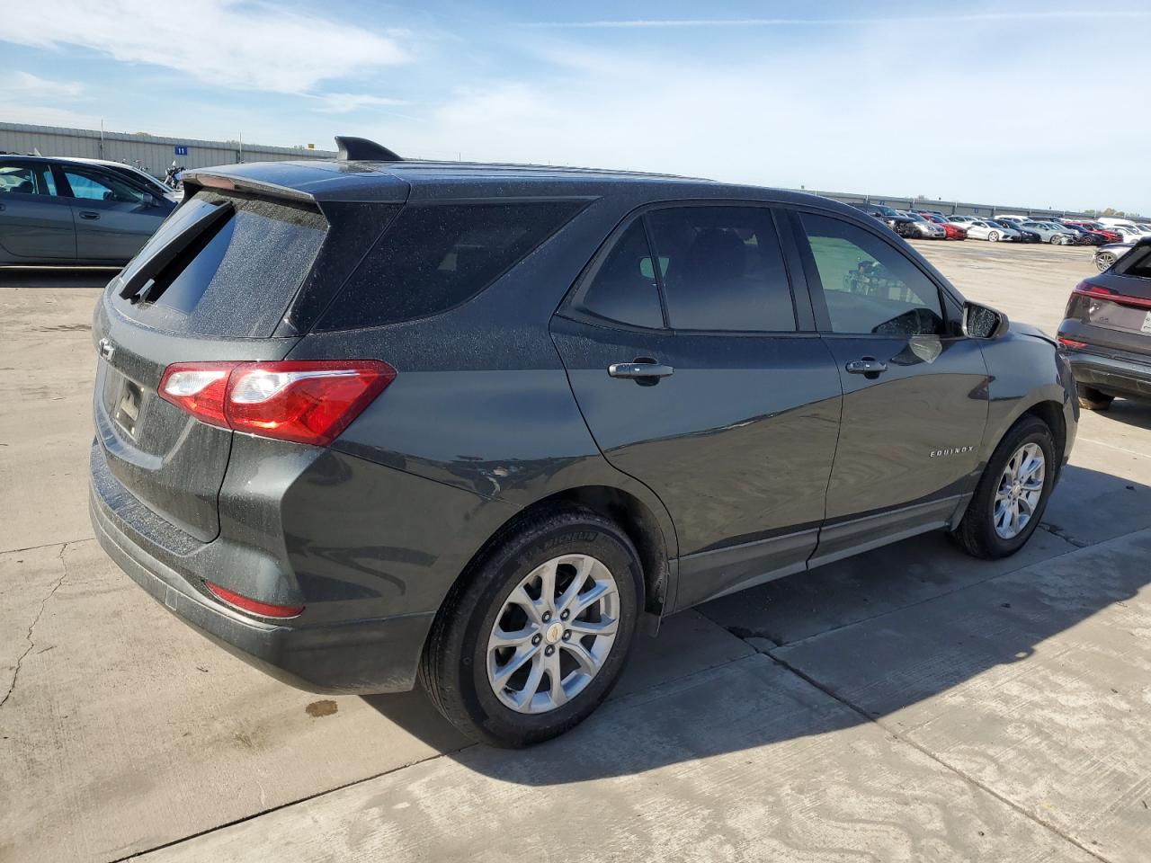 2019 Chevrolet Equinox - Image 3