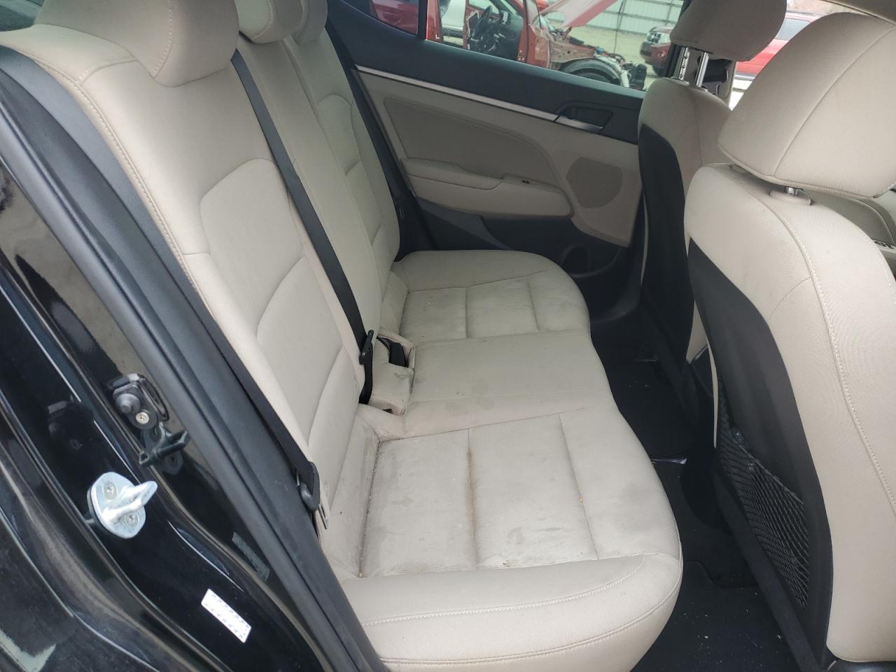 2018 Hyundai Elantra - Image 10