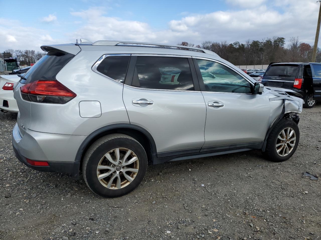 2017 Nissan Rogue - Image 3