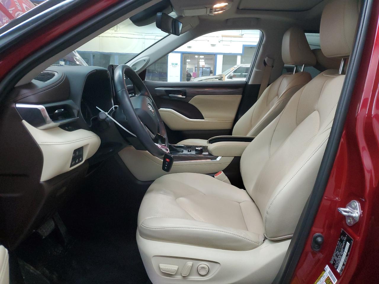 2020 Toyota Highlander - Image 7