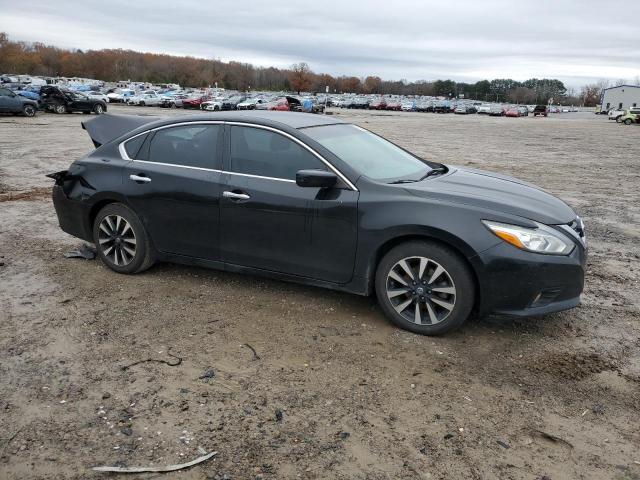  NISSAN ALTIMA 2018 Czarny