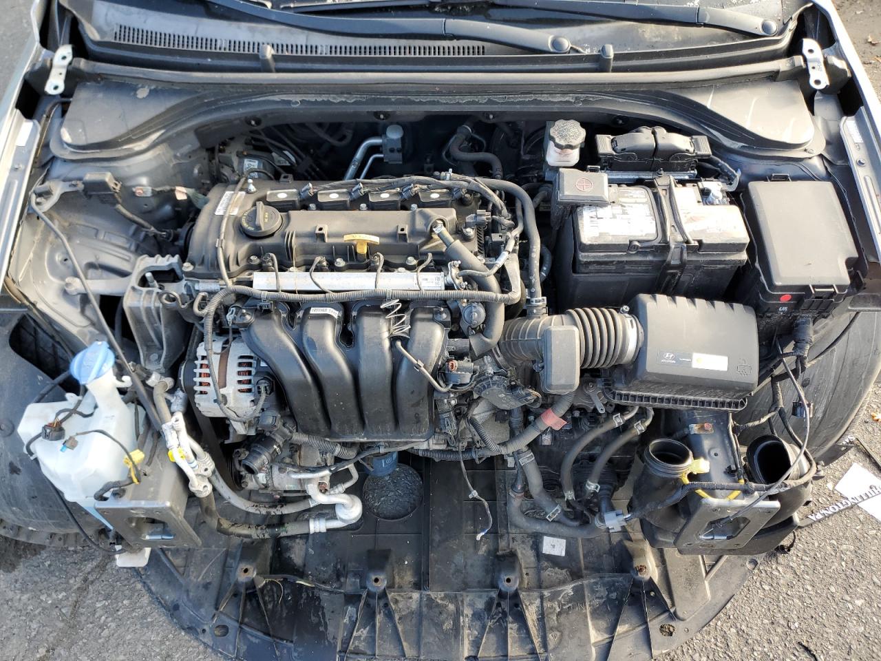 2017 Hyundai Elantra - Image 11