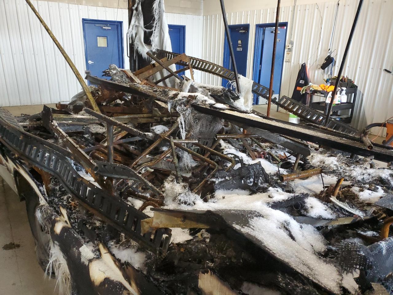 2014 Chevrolet Express G3500 VIN: 1GB0G2CA0E1183093 Lot: 84242974