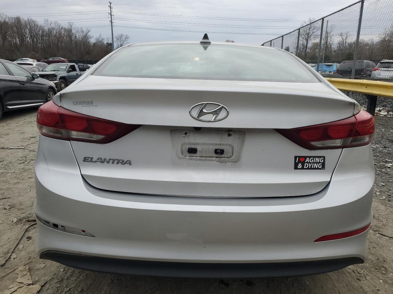 2017 Hyundai Elantra - Image 6