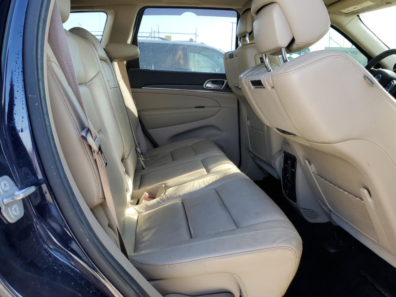 2014 Jeep Grand Cherokee - Image 11