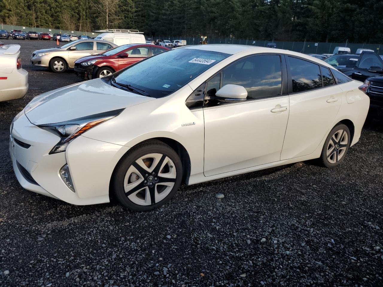 VIN JTDKARFU6G3016586 2016 TOYOTA PRIUS no.1