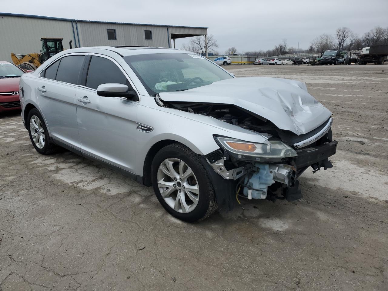 2010 Ford Taurus - Image 4