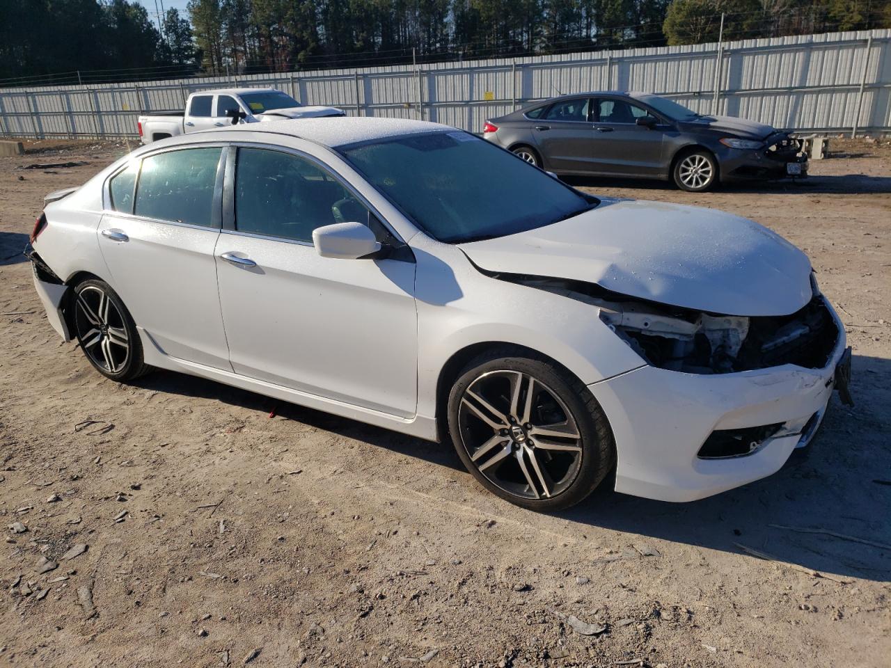 VIN 1HGCR2F57HA227291 2017 HONDA ACCORD no.4