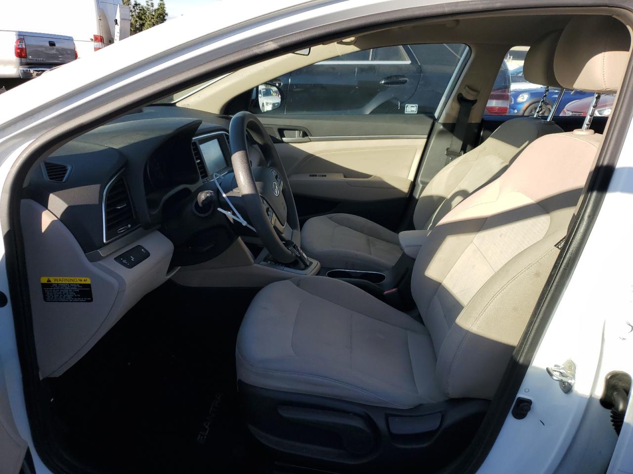 2018 Hyundai Elantra - Image 7