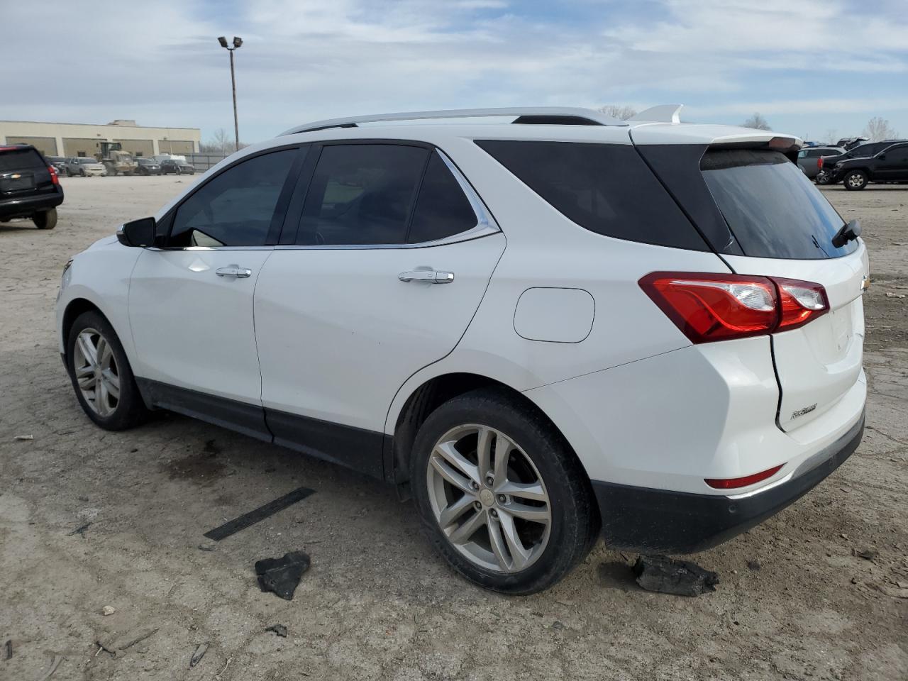 2018 Chevrolet Equinox - Image 2