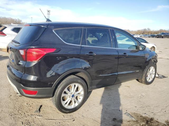  FORD ESCAPE 2019 Czarny