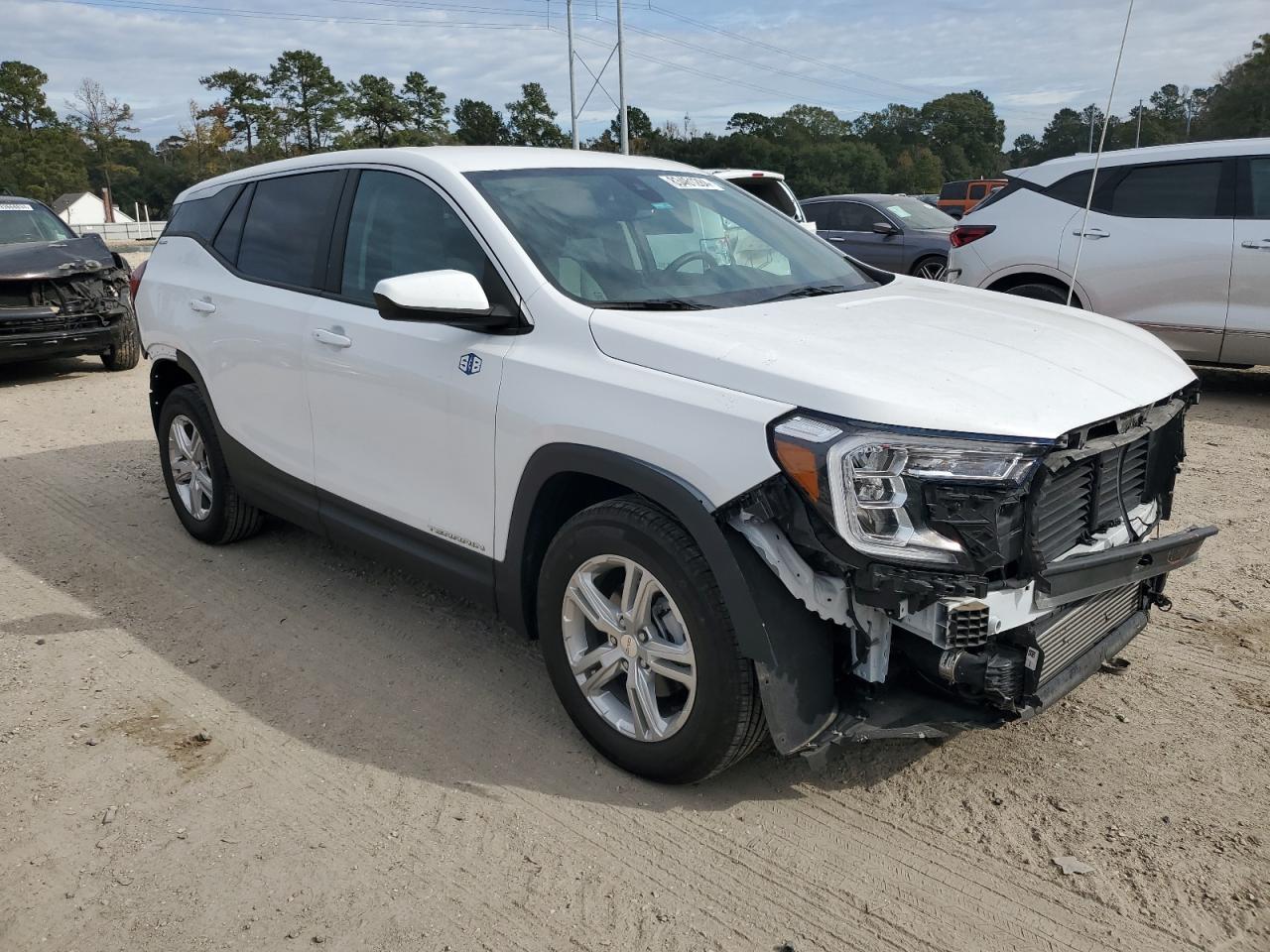 2022 GMC Terrain - Image 4