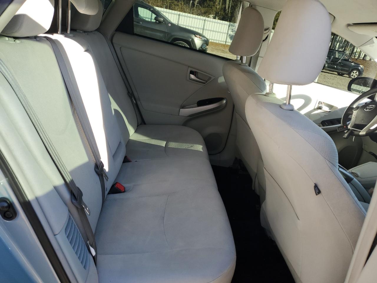 2014 Toyota Prius - Image 10