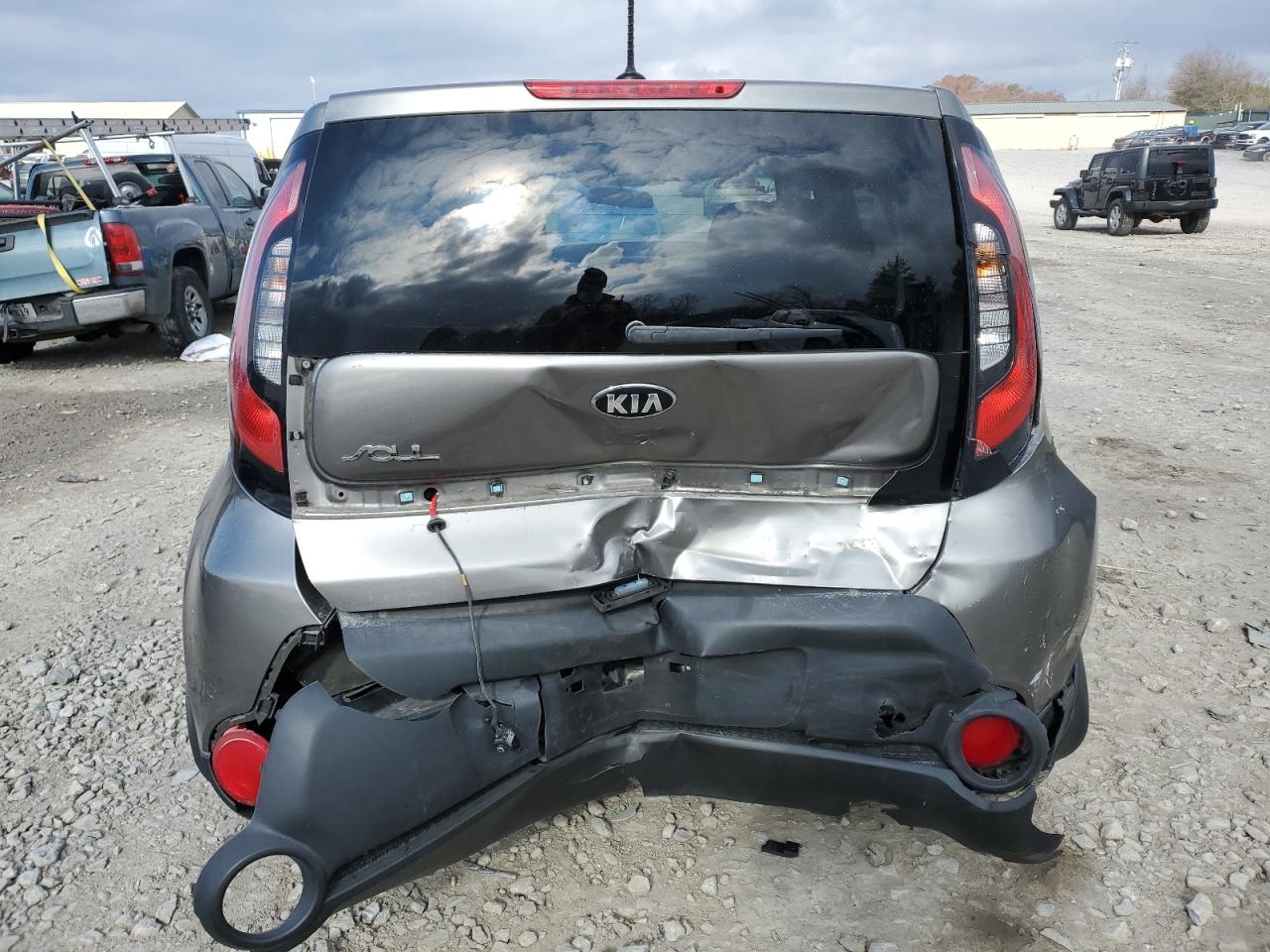 VIN KNDJN2A2XG7383920 2016 KIA SOUL no.6