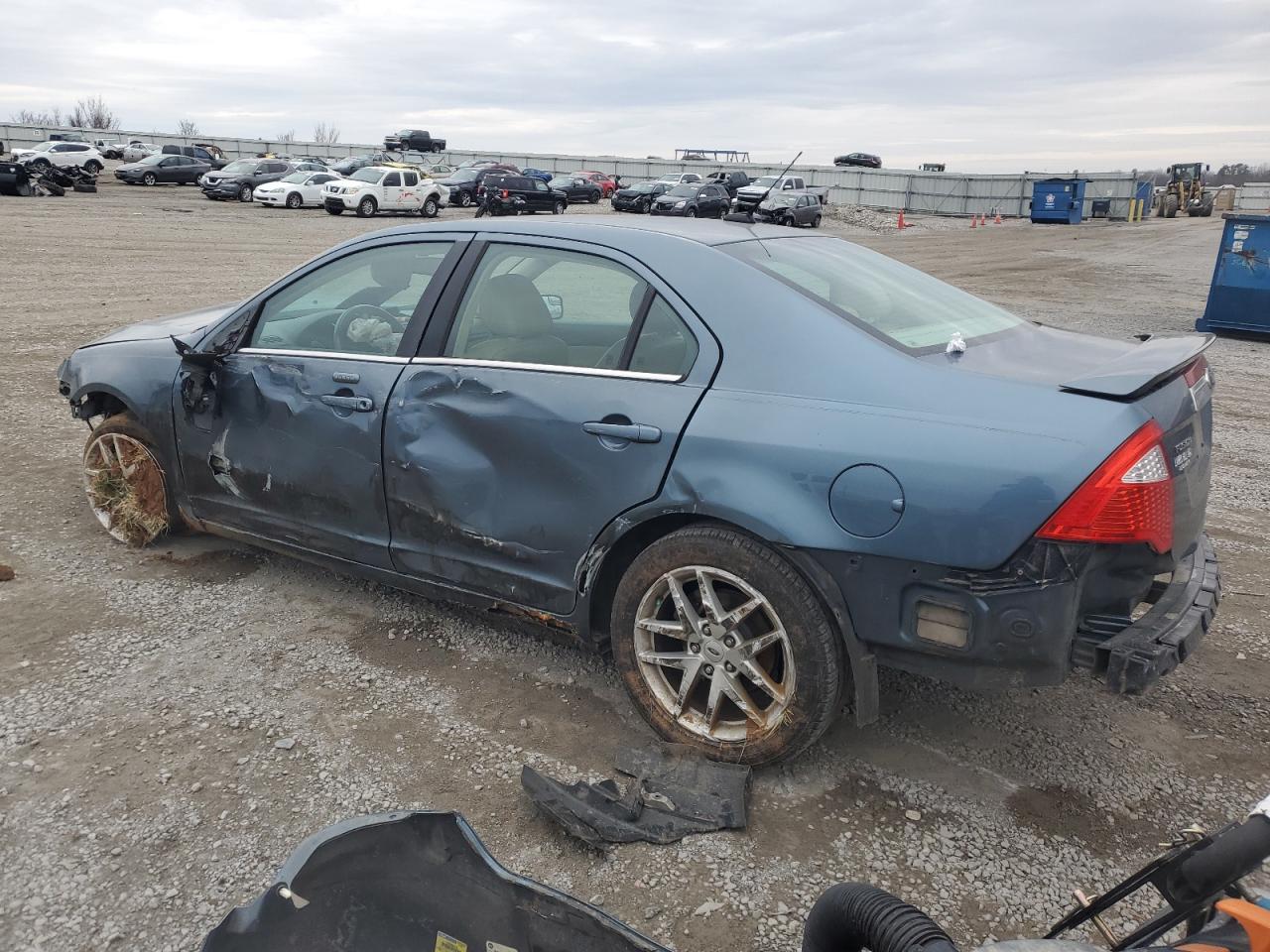 2011 Ford Fusion - Image 2