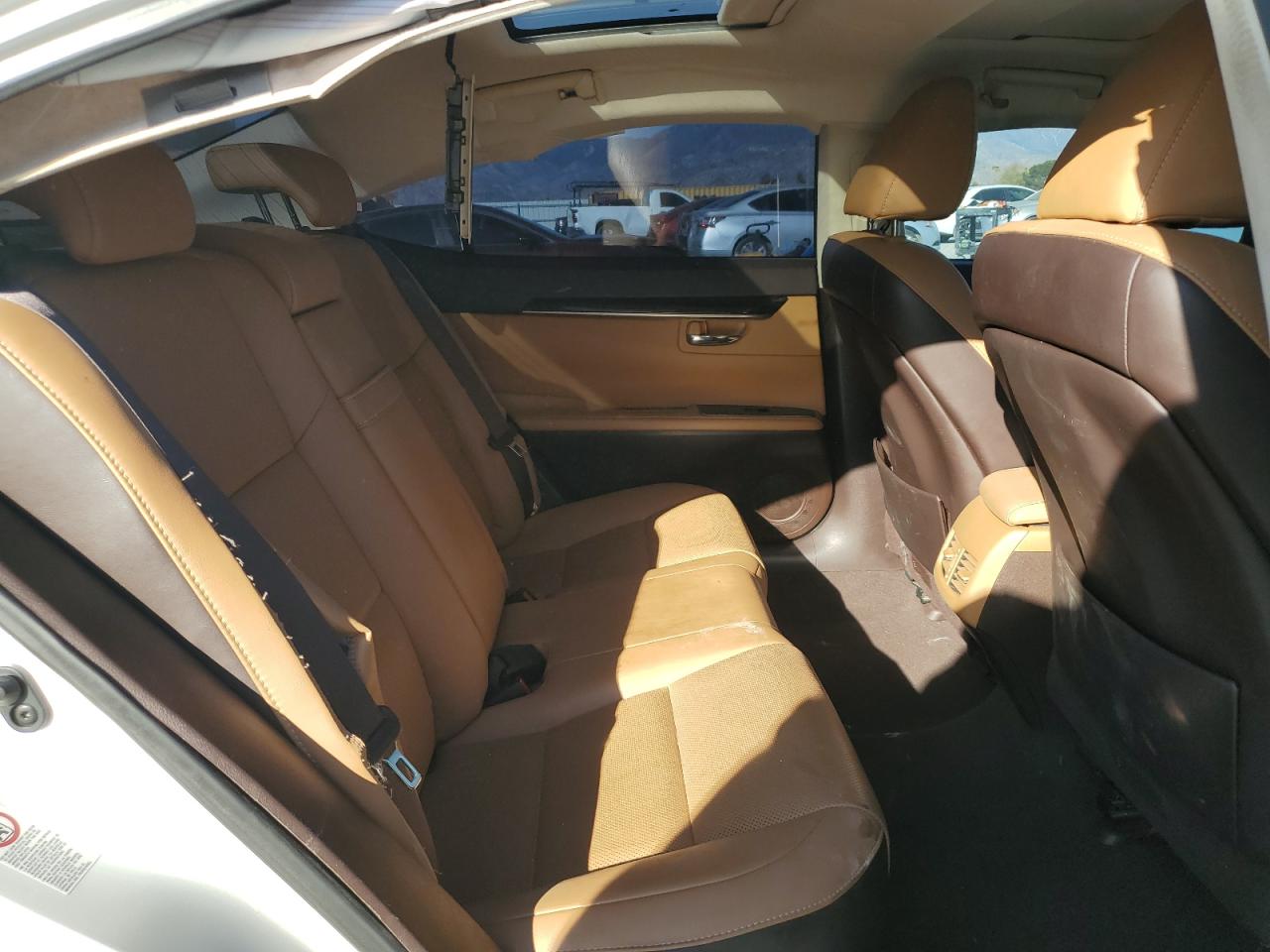 2017 Lexus ES - Image 11