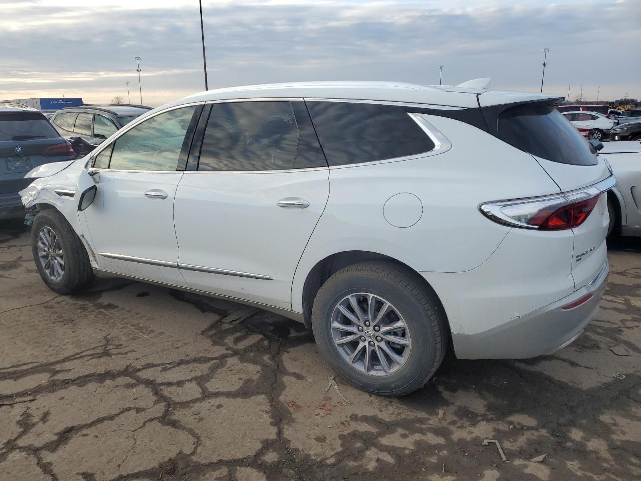 VIN 5GAEVAKW6PJ133849 2023 BUICK ENCLAVE no.2