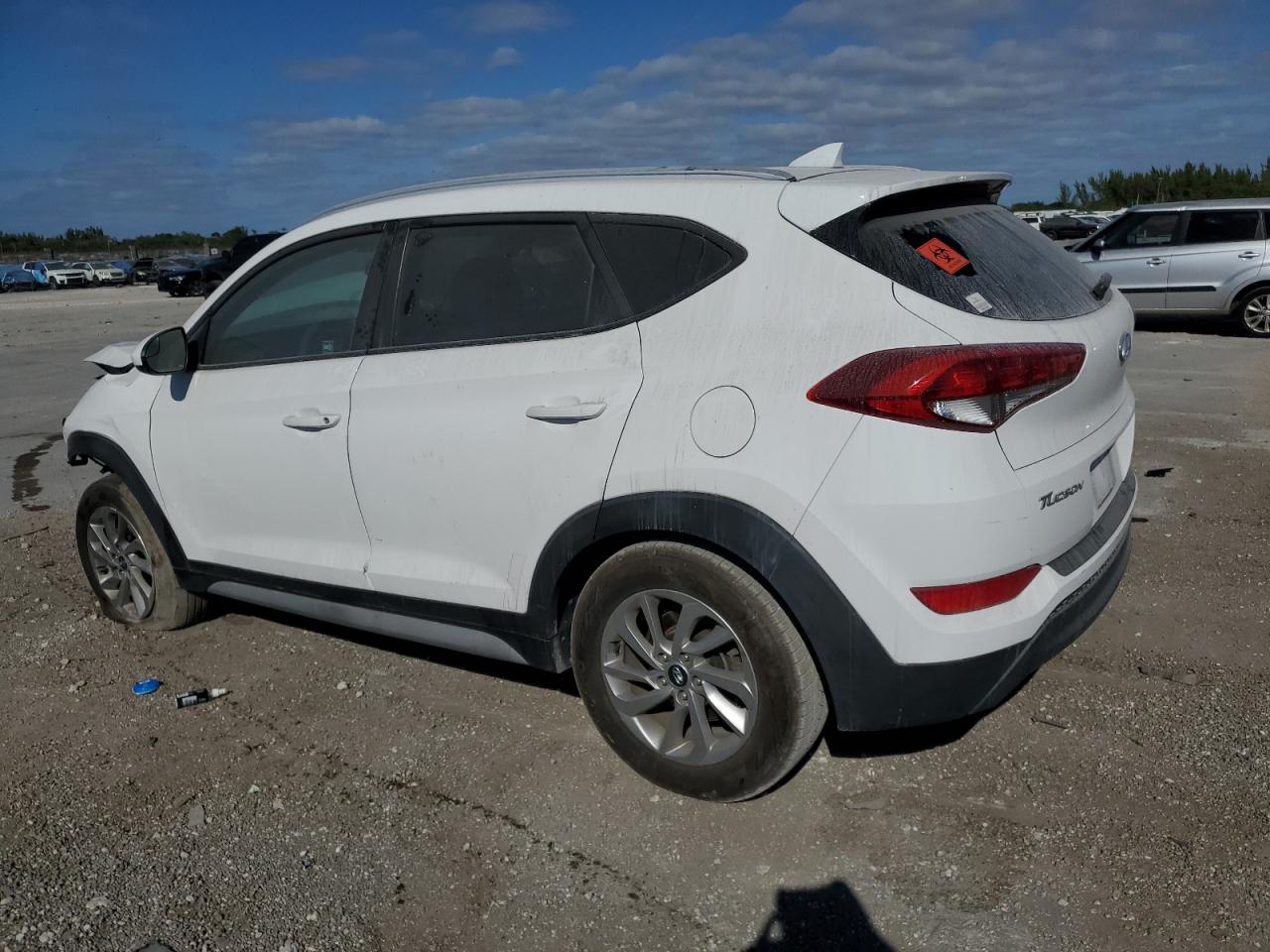 VIN KM8J33A49JU727738 2018 HYUNDAI TUCSON no.2