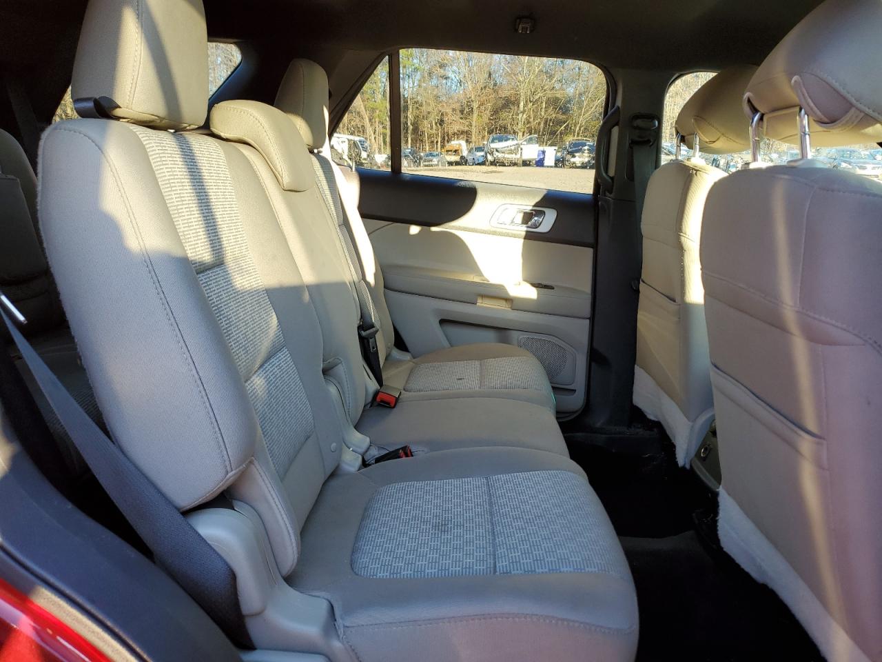 2015 Ford Explorer - Image 11