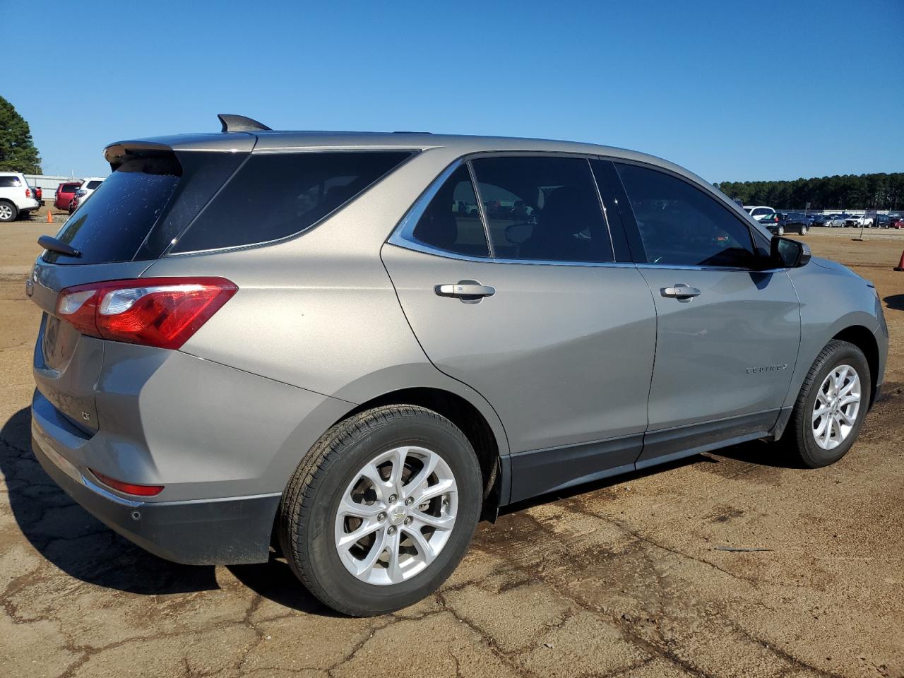 3GNAXJEV1JS586008 CHEVROLET EQUINOX 2018