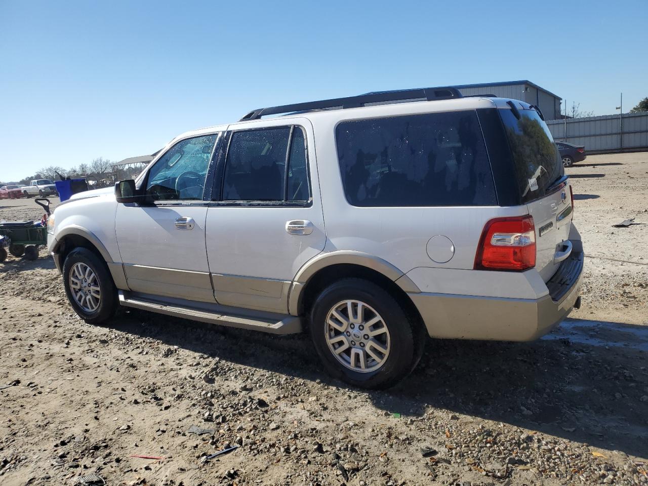 2010 Ford Expedition - Image 2