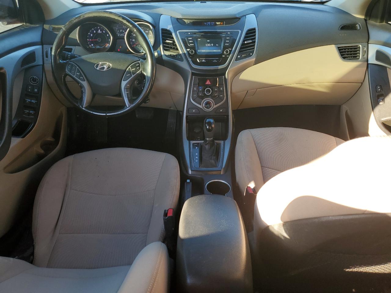 2014 Hyundai Elantra - Image 8