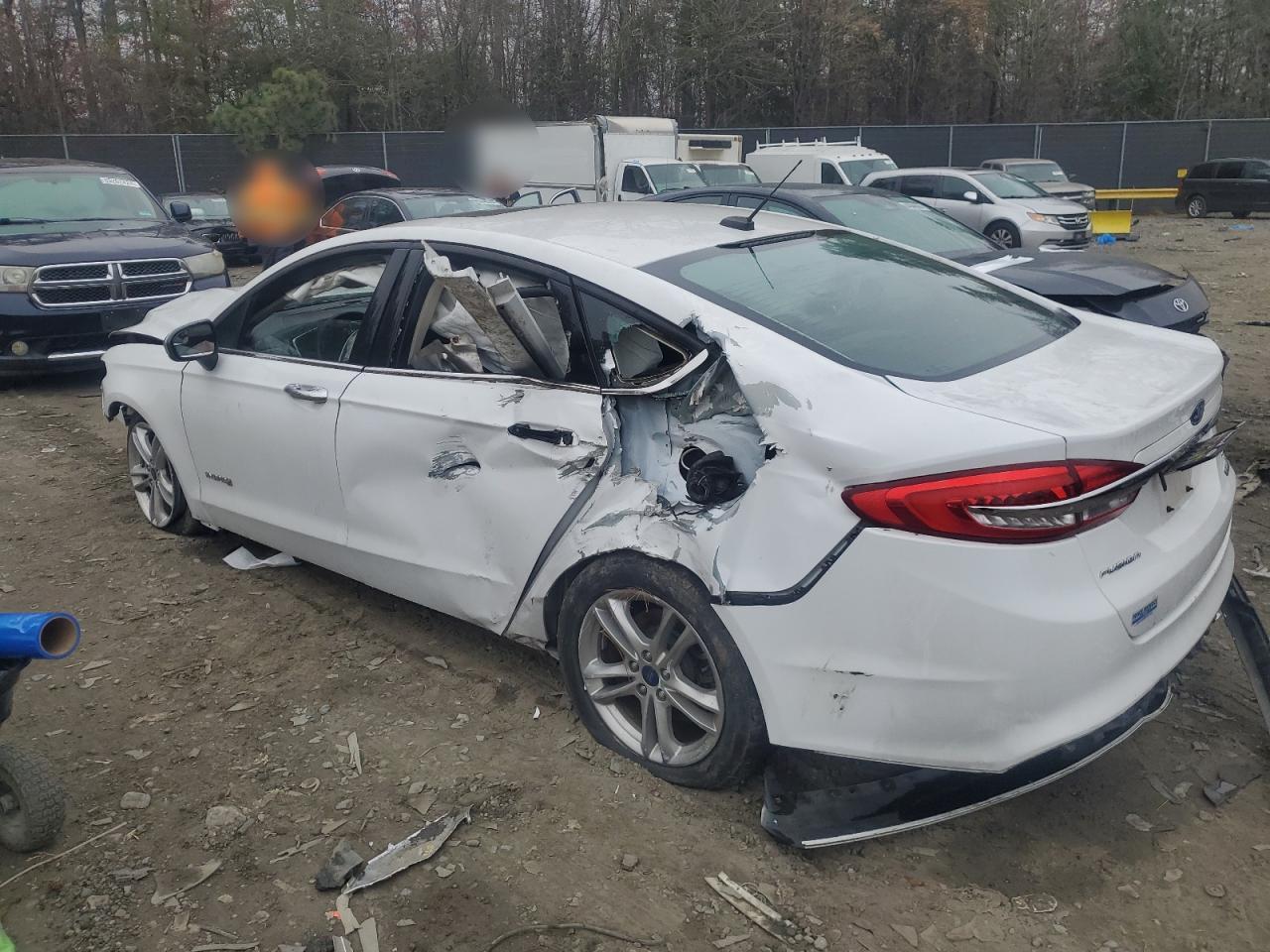 3FA6P0LU6JR138752 2018 FORD FUSION - Image 2