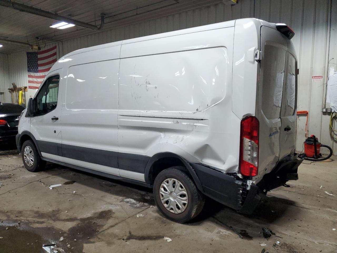 VIN 1FTBW9CK0PKA28484 2023 FORD TRANSIT no.2