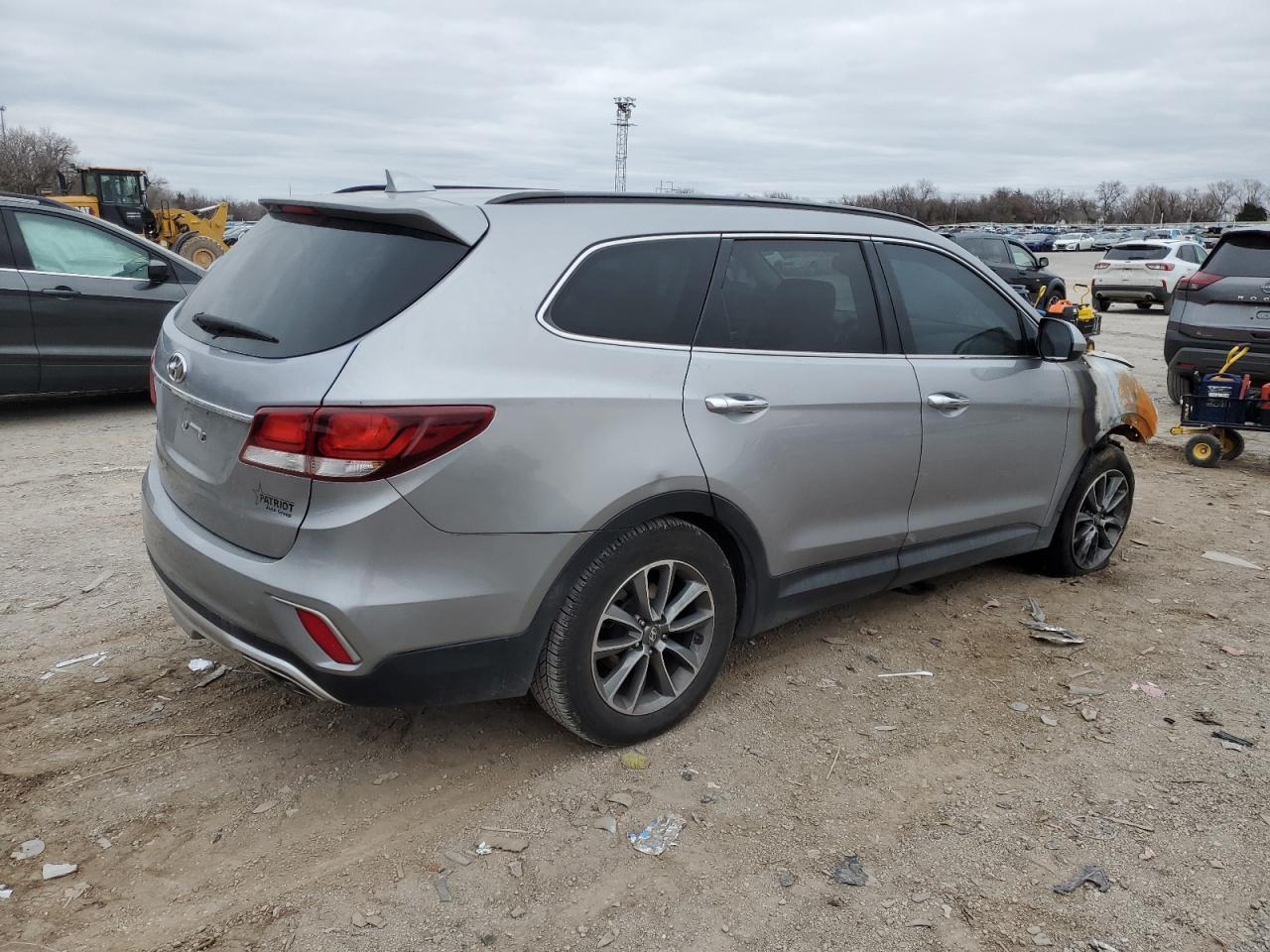 2018 Hyundai Santa Fe - Image 3