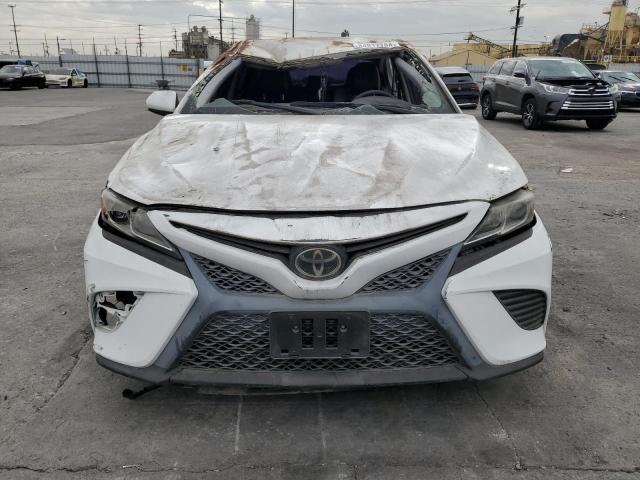  TOYOTA CAMRY 2018 Белы