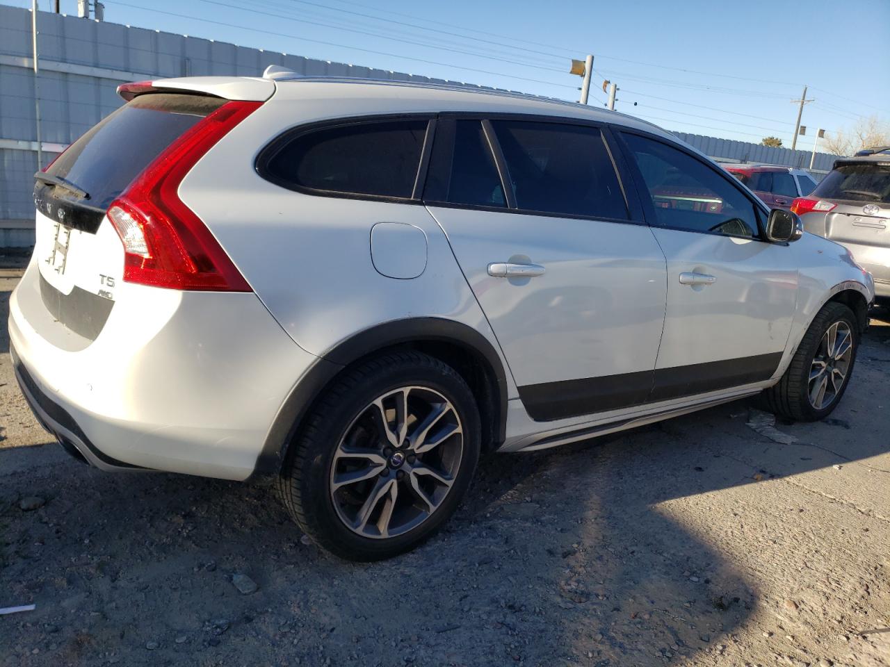 VIN YV4612HK7G1019512 2016 VOLVO V60 no.3