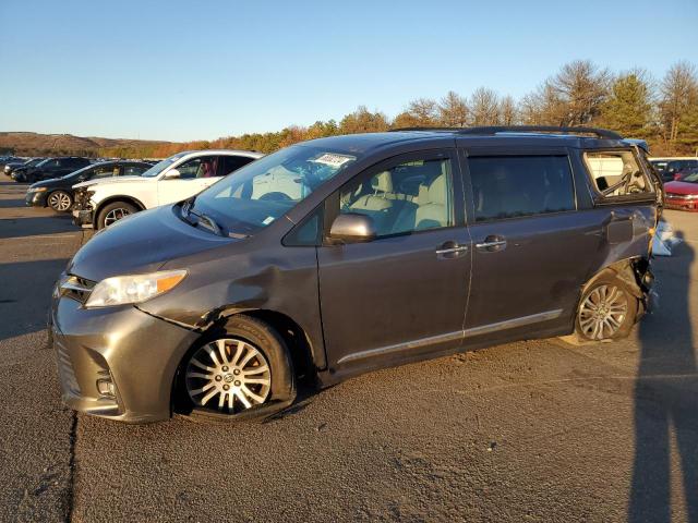 2020 Toyota Sienna Xle