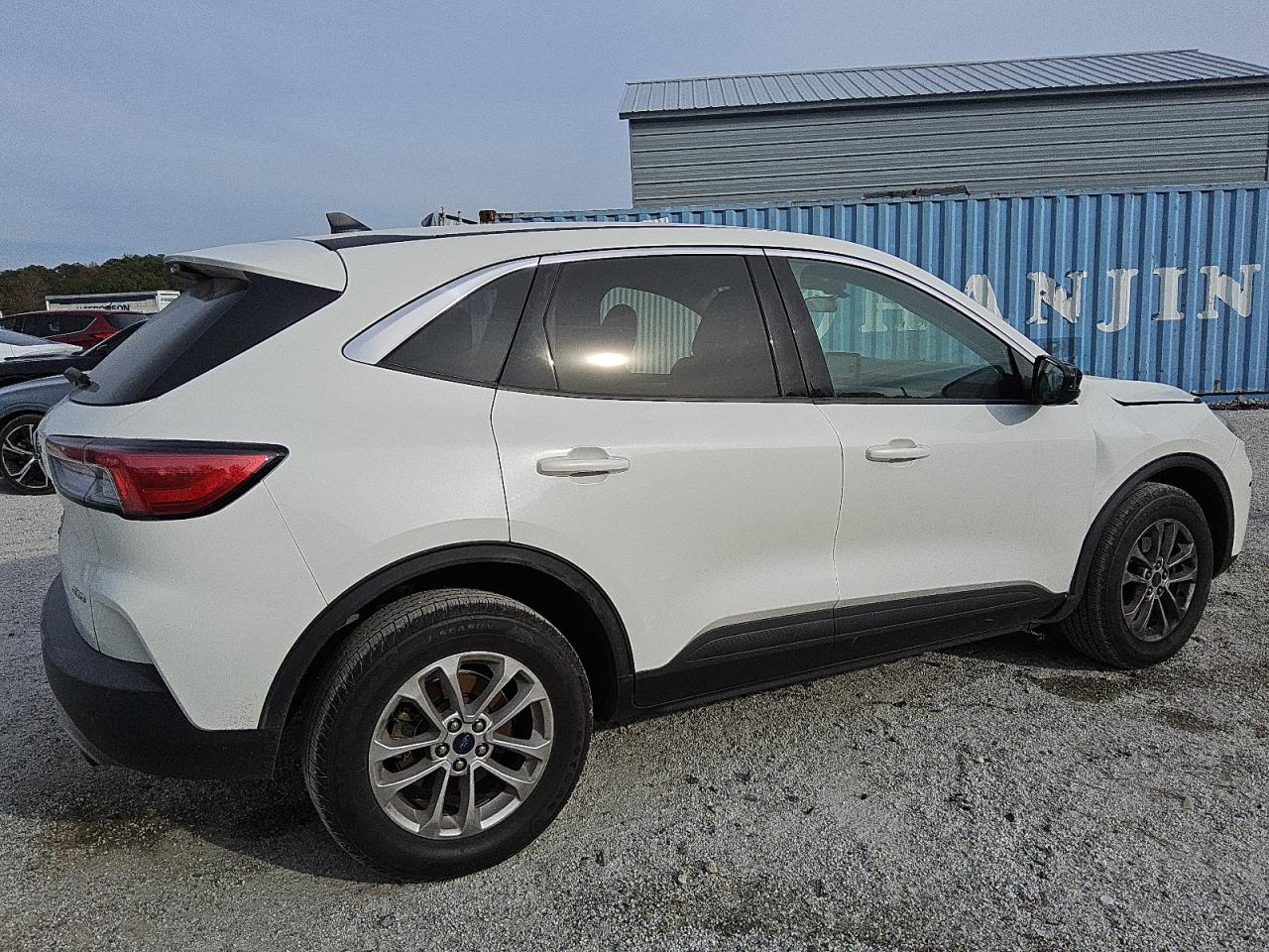 2022 Ford Escape - Image 3