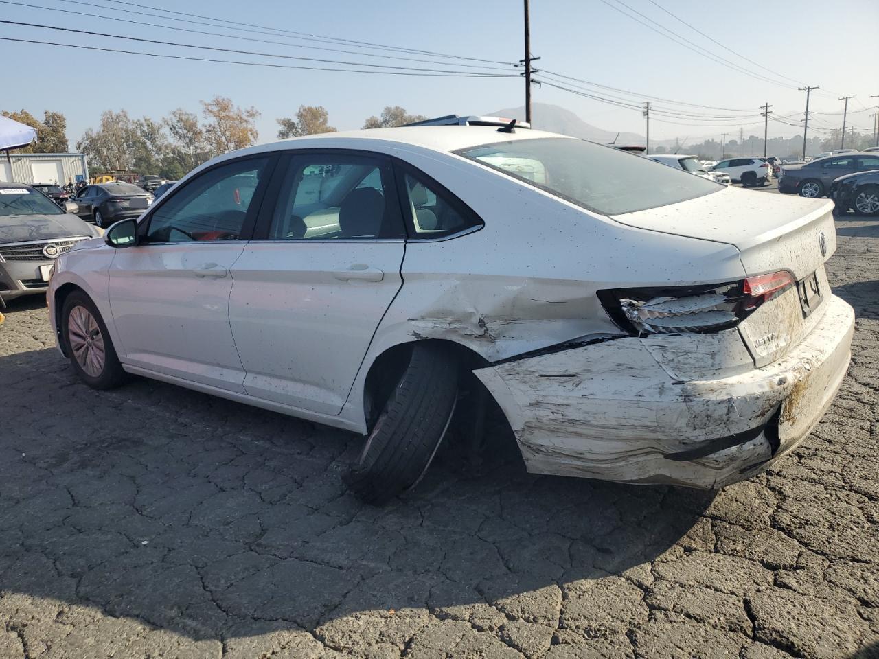 2019 Volkswagen Jetta - Image 2