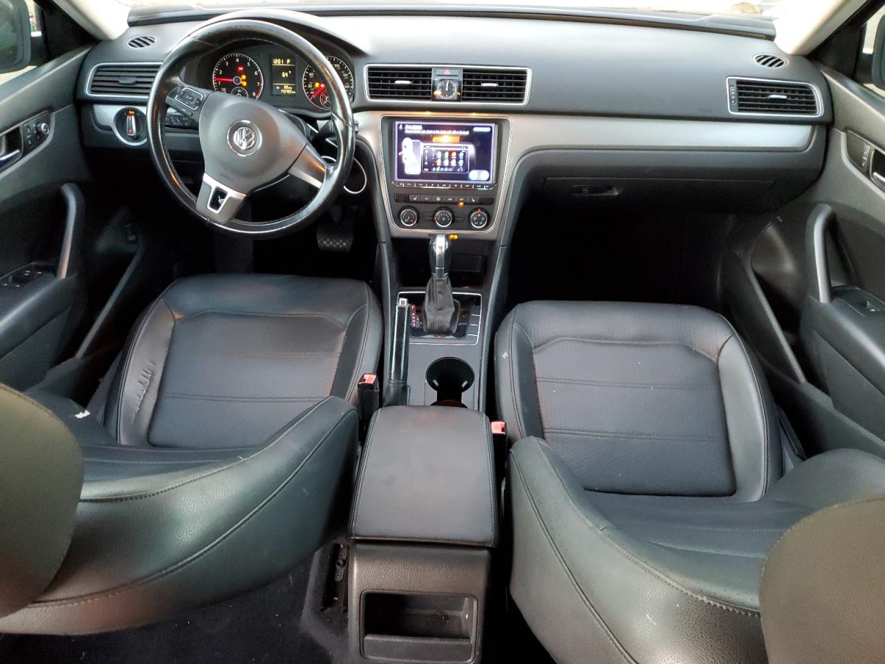 2015 Volkswagen Passat - Image 8