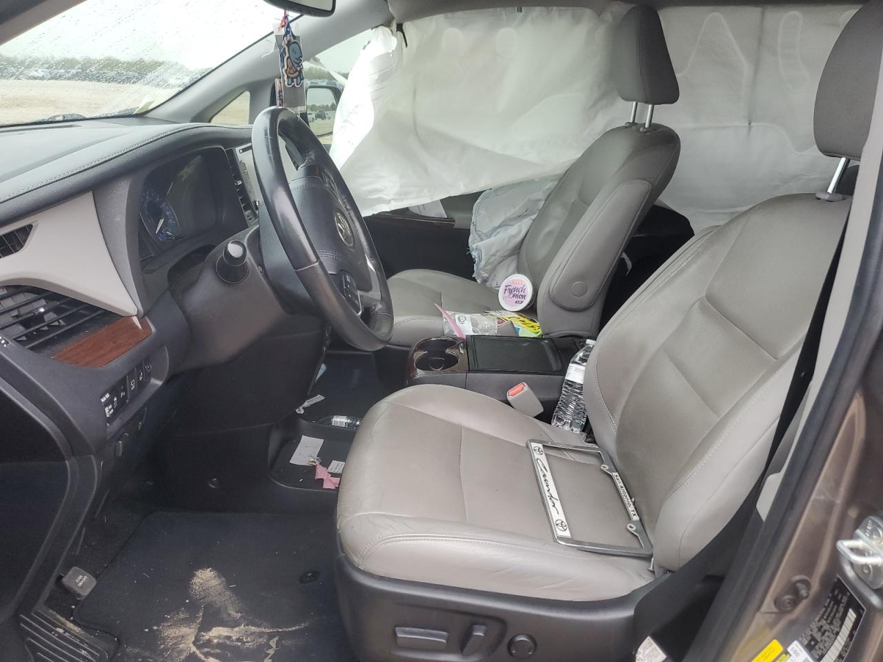 2019 Toyota Sienna - Image 7