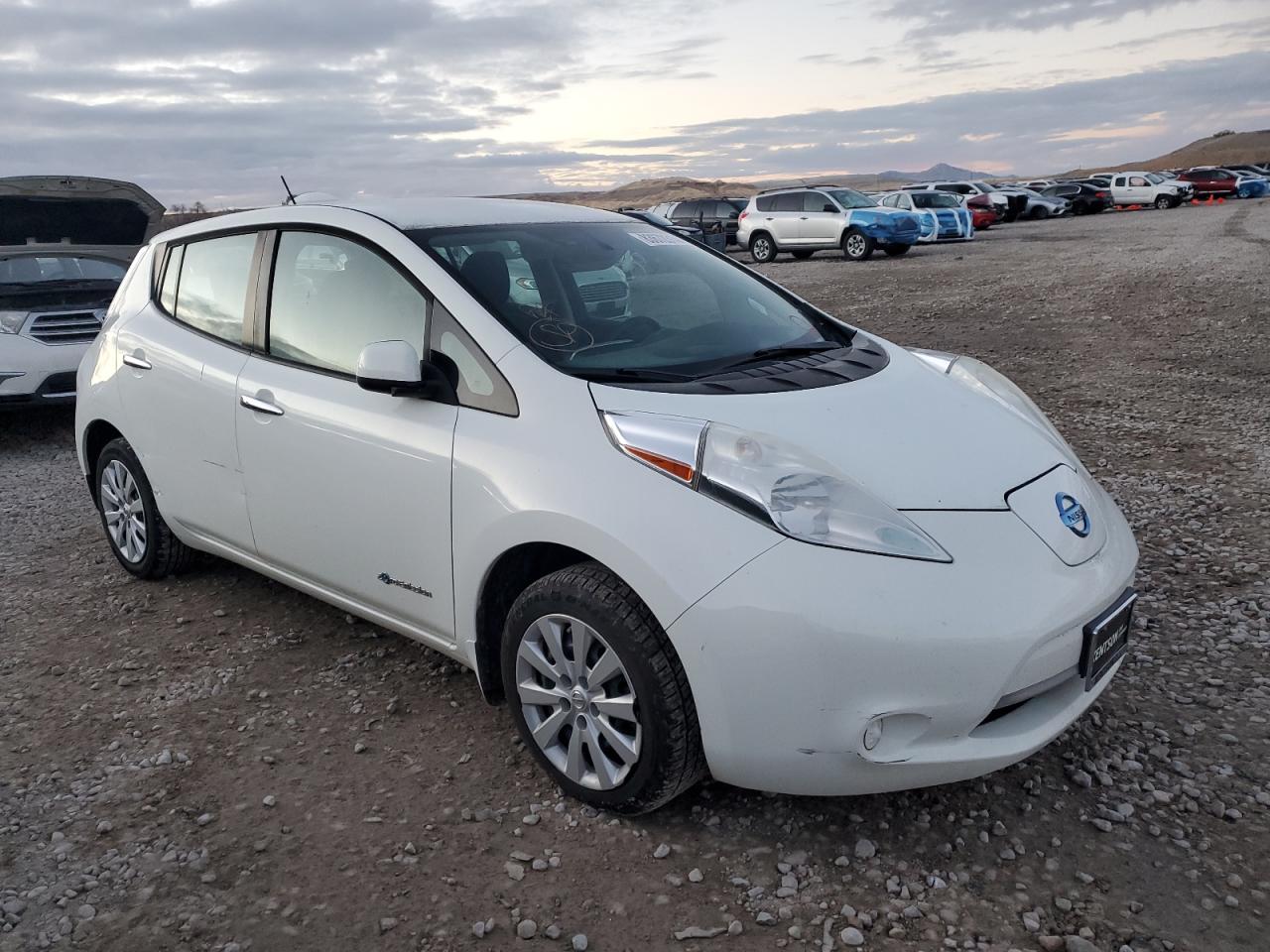 VIN 1N4AZ0CP9GC305627 2016 NISSAN LEAF no.4