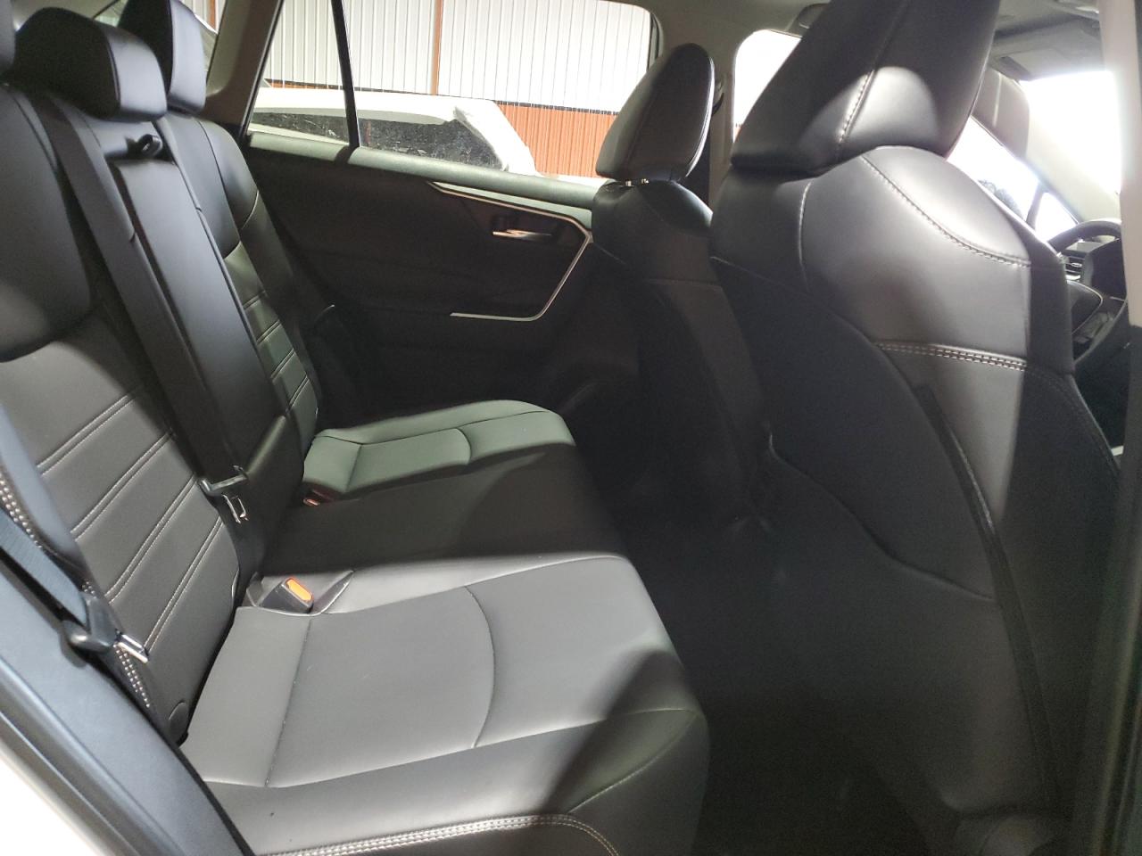 VIN: 2T3R1RFV9PW335100 2023 TOYOTA RAV4