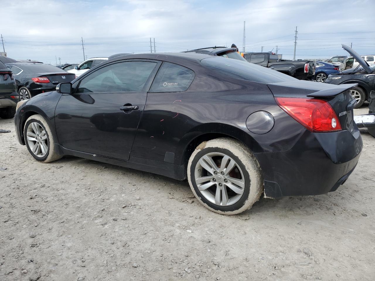 2011 Nissan Altima - Image 2