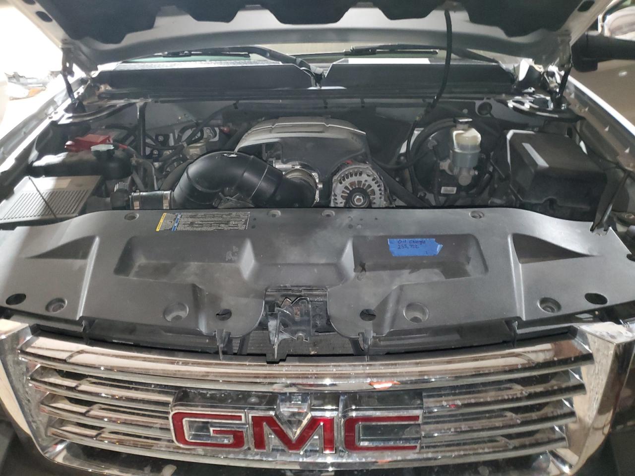 2011 GMC Sierra - Image 11