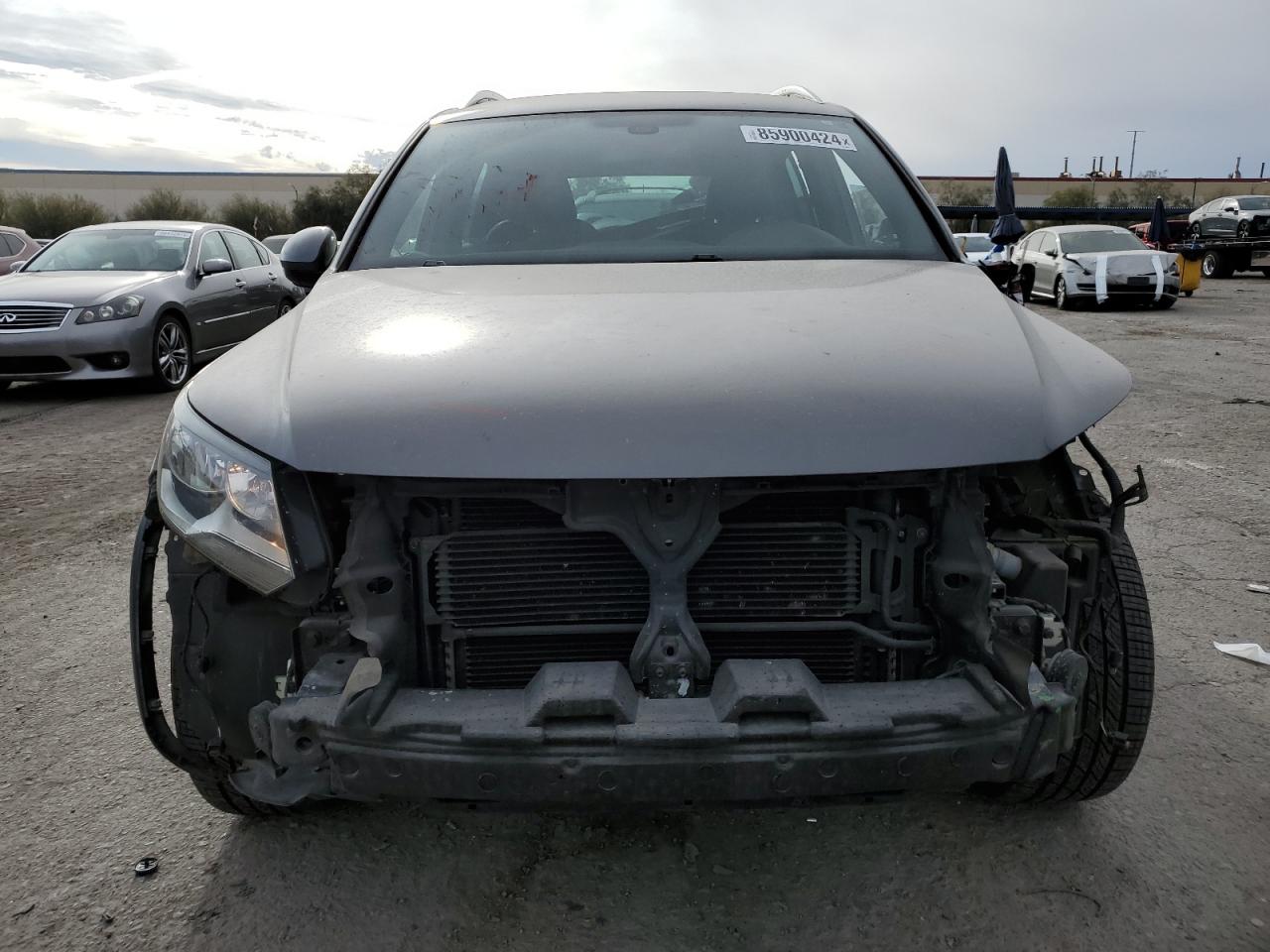 2016 Volkswagen Tiguan - Image 5