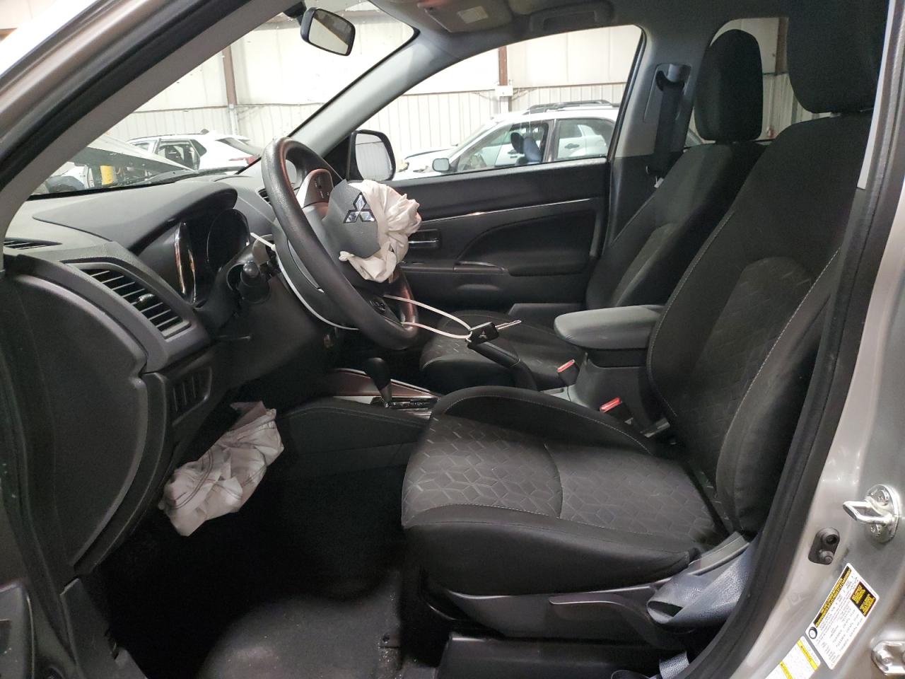 2020 Mitsubishi Outlander - Image 7