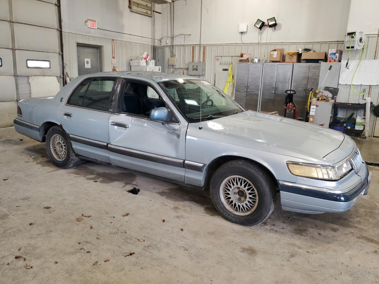 1992 Mercury Grand Marquis Gs VIN: 2MECM74W0NX709785 Lot: 81933734