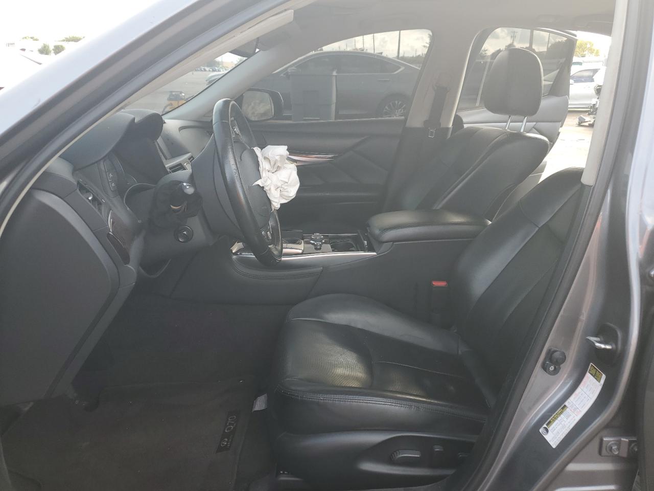 2015 Infiniti Q70 - Image 7