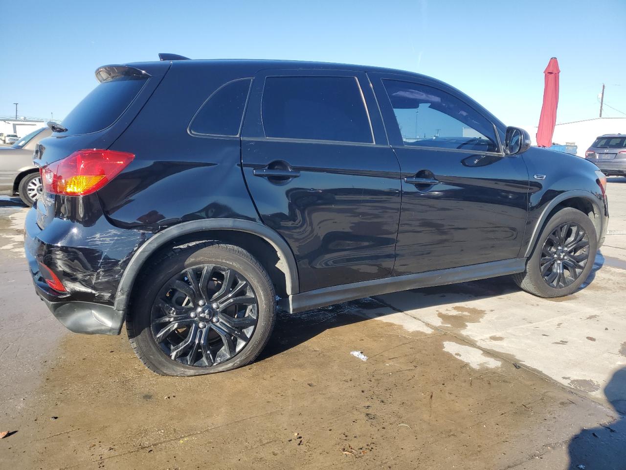2019 Mitsubishi Outlander - Image 3